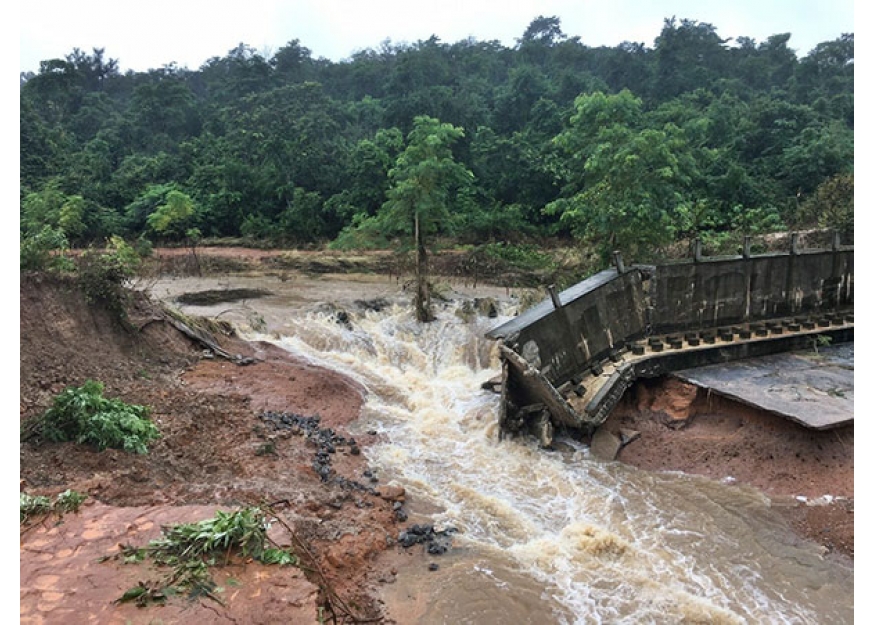 2020–10-19 呵叻豪雨不断水坝溃堤酿灾